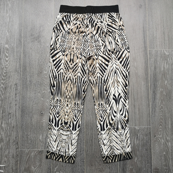 Loose Fitting Pants - Picture 2 of 3